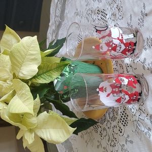 Vintage Holiday Drink Set.  5.5 inches tall.